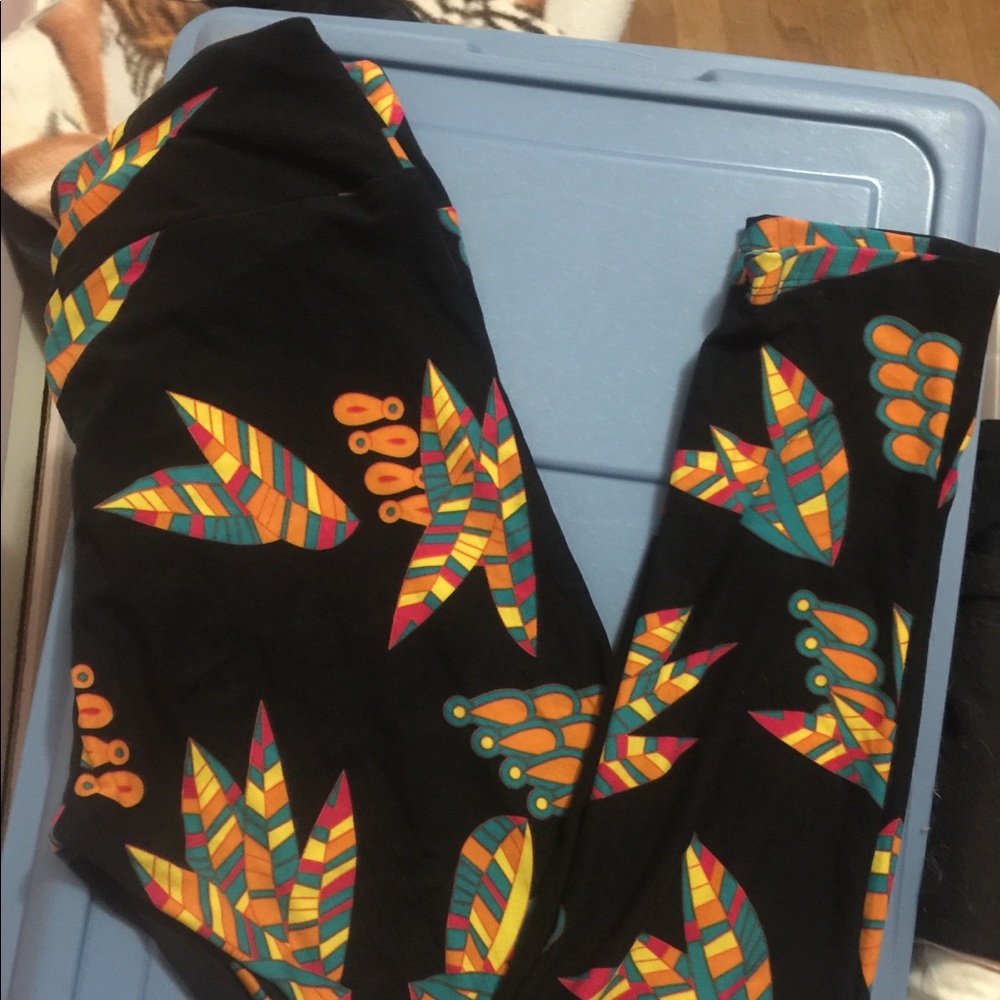 BNWOT LuLaRoe Tall and Curvy leggings.
